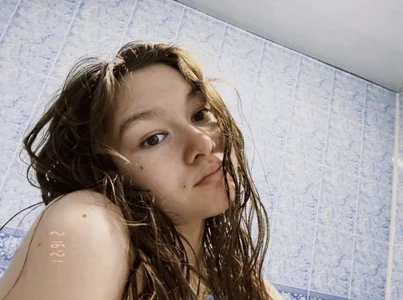 LewisThrone love me Pic 3