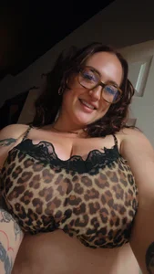 TaliaMommyMelons mummy in pigtails Pic 2