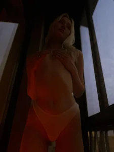 _Anna_Nolan_のI want to meet you like this at the hotelの 6枚の写真