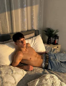 _jamesgray_ Public 사진 2