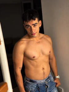 Alejandro_karter18 enjoy the view Pic 3