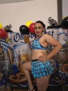 Prost! 🍺 It’s Oktoberfest! Come join my room and get wild with me! 🥨💦 de charlotte-11  photos