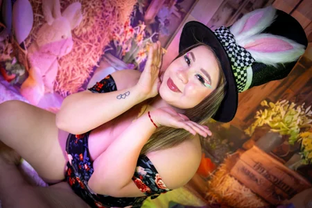 katherinn_gomezz Happy Easter Guys 🎂 Billede