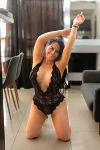 alix_jones i am happy Pic 3