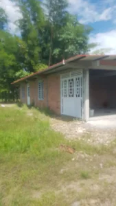 This was the process, the step by step to build my country house de Chanelll_Taylorr_  5 Imagens