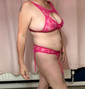 NaughtyEnglish_kiera45_ Public  2 снимка