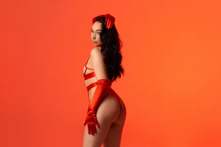 TaylorDavids: HOT GIRL ( 4 фото)