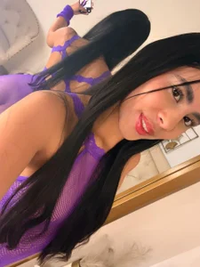 nina_joyce purple girl 💜💜 Bilde 3