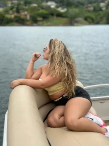 LaurenWelly_ A wonderful day enjoying the sun and nature 🌲🌅🌇 Pic 5