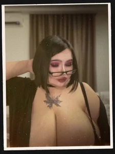 KinkyBaddie69 more of the hard stuff 🫦 slika 2