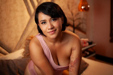 BayolethGarcia shy and curious girl Pic