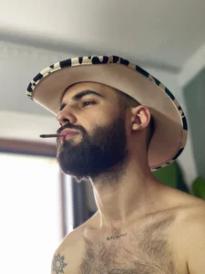 HairyRobxxx Public Pic 3