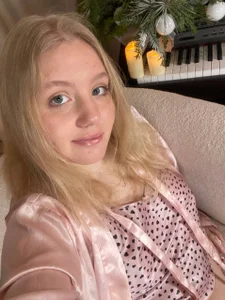 EmilyEvanse 💎 Pic 2