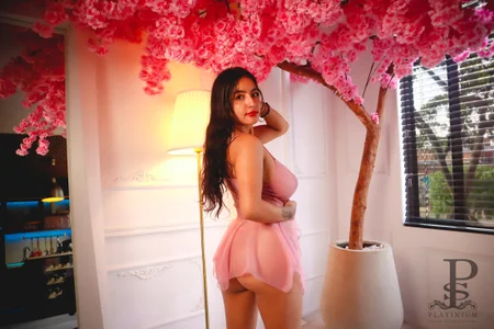 petite_camila sakura Pic 5