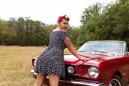 FeliciaKrige Cars and hot woman Pic