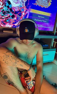 🎮🚀 de Max_Zambler  4 Imagens