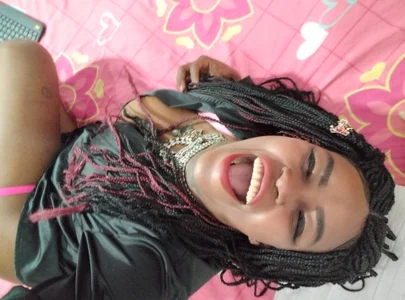 Alissamore3 Happy with my beautiful life Pic 2