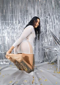 Alison_Chan_ The heat of the night and me... lighting everything up 🔥 Pic 3