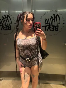 SelenaRamirez Public зображення 3