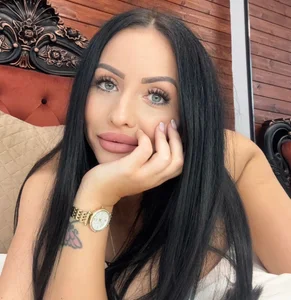 SuzanneKer1の  💋 A Taste Of Troubleの 6枚の写真