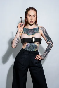 mariianna_lopez_ Magazine cover, cover attitude Pic 2