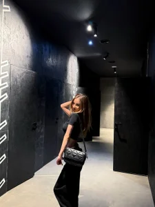 Anellyball Public зображення