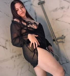 Evelyne_Loo Shower session Bilde 2