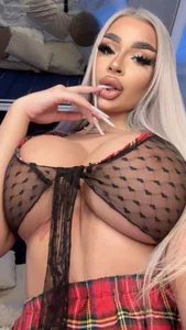 ChrystalCade 🥰 Pic 3