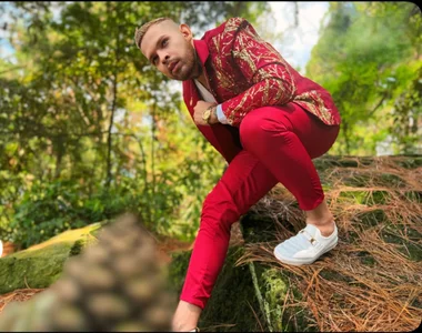 Adil_aminn What if we escape together here? зображення 7