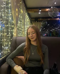 Public de Eseniya_  4 photos