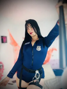 ArianaBlacke Sexy police зображення