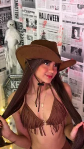 Cherry_Vixen_のCowgirl🐎🎃の 5枚の写真