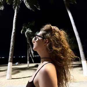 Skin_Girl Public Pic 5