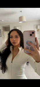 Louisemaisie Public Gambar