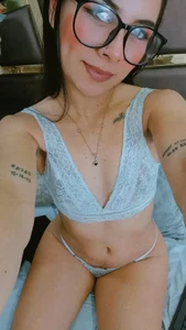 Nicole in her sexy moments de NicoleEsposito  4 photos