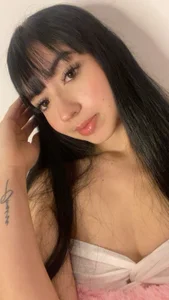 JeyLuxx Hello👅 Immagine  2