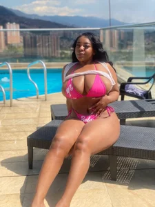 Amazon_brunette1's XXX Nude Photo 3