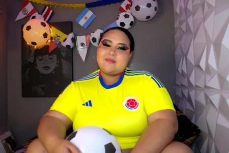 Hurrem_Math: Hot Colombian girl ( 2 фото)