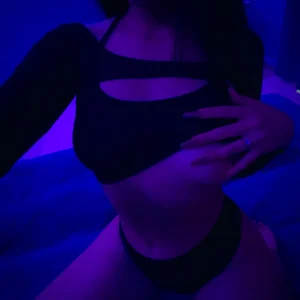 MentallyMonikaのLook at meの 5枚の写真