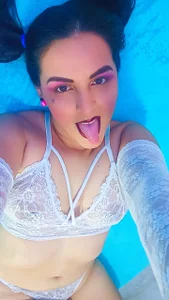 Danideluxe Public Pic 4