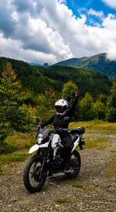 eva_rosse69 RIDING IN MY NEW GIFT 🤍🏍️🍃💗 Pic