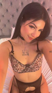 MiaNeill Public Bilde 4