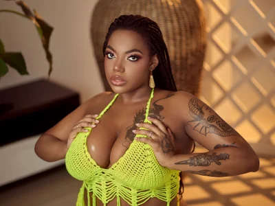 SheilaCoopers_のHeat? Mine does not turn off or with a dip 😏の 4枚の写真