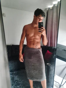 Robertmiller21 Should I take off the towel? Fotka 2