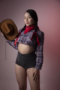 AuroraEvanss Under the hat… pure temptation 🤠🔥 Pic 2