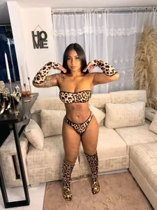 Miss_Abigail_ Come look at all this for yourself Pic