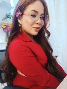 _Victoria_Collins Sexy secretary Immagine  3