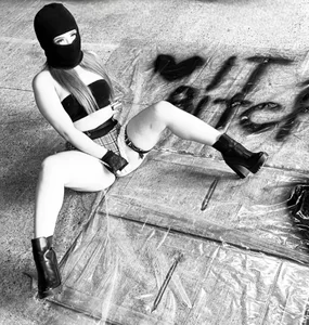 It's Bitch de MadelineFox  Imagens