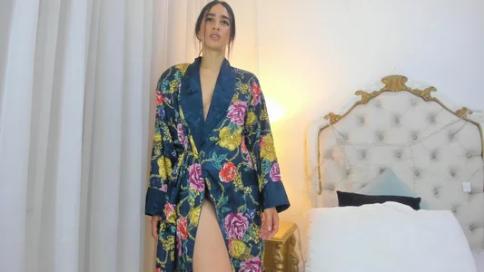 Valentina_Ross_ asian show ♥ Pic 4