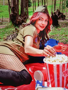 HannaPetit Happy July 4 Pic 6